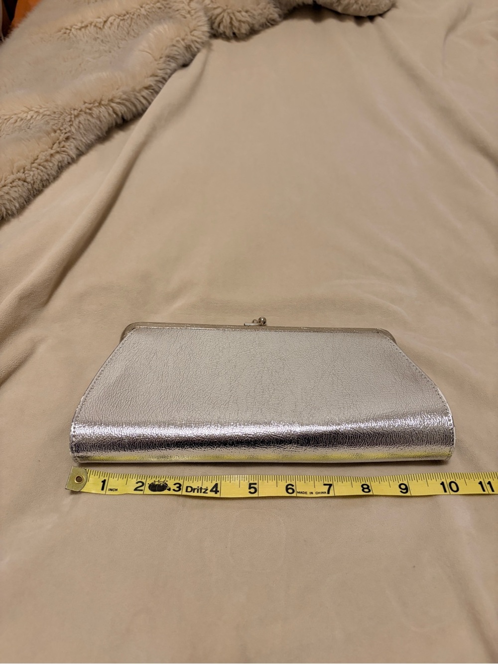 Vintage Silver Metallic 1950s Patent Leather Clutch Bag - Picture 8 of 11